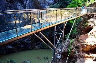 恐高搞笑玻璃栈道视频